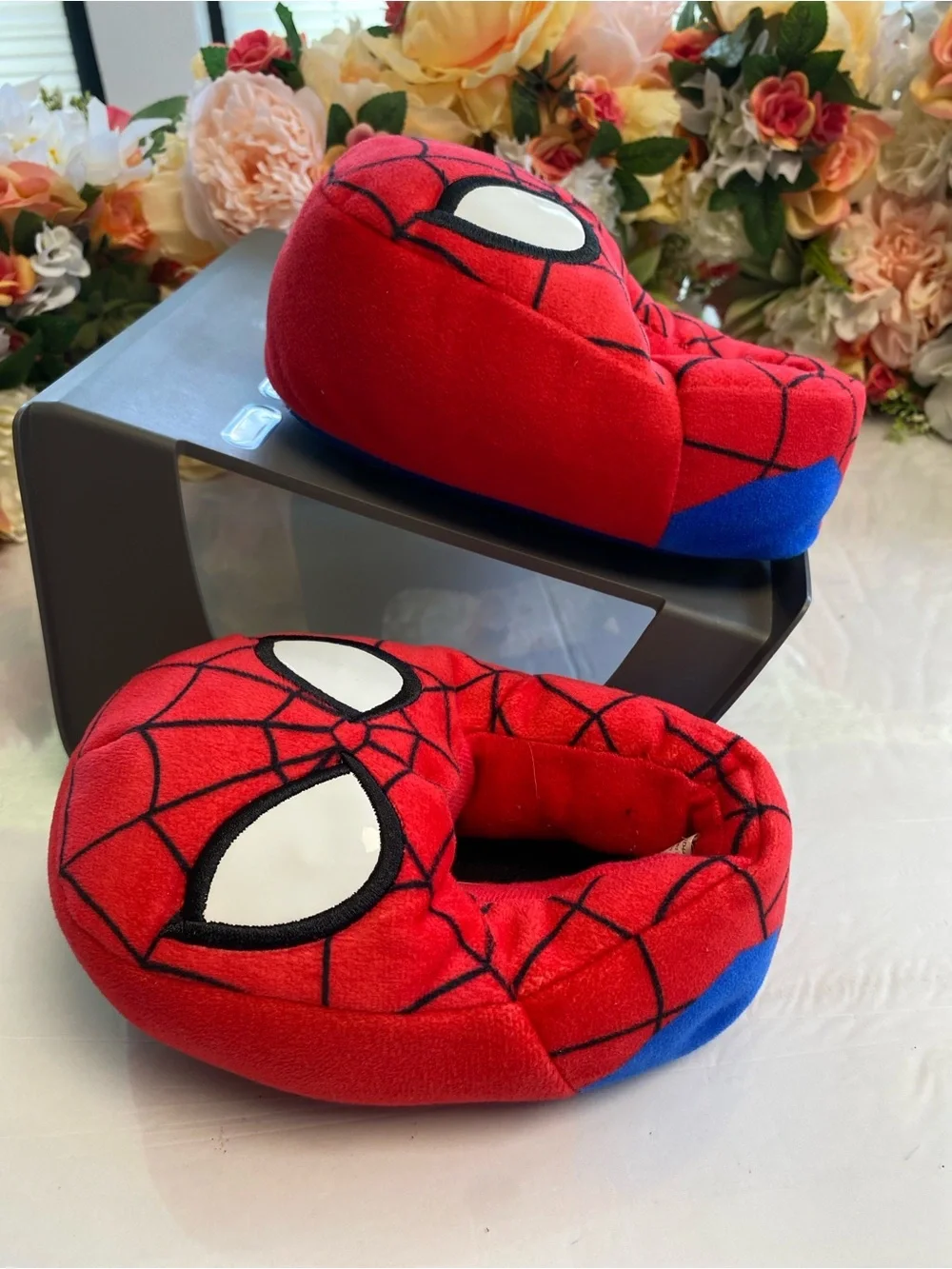 Spider-Man Kids Plush Slipper Bundle 2 Pairs Red Size 9/10 Cozy Indoor Shoes
